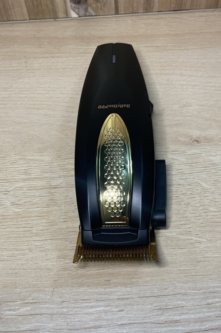 BABYLISS PRO LithiumFX Cord / Cordless 110-220 Volts / 50-60 Hz Clipper – Gold