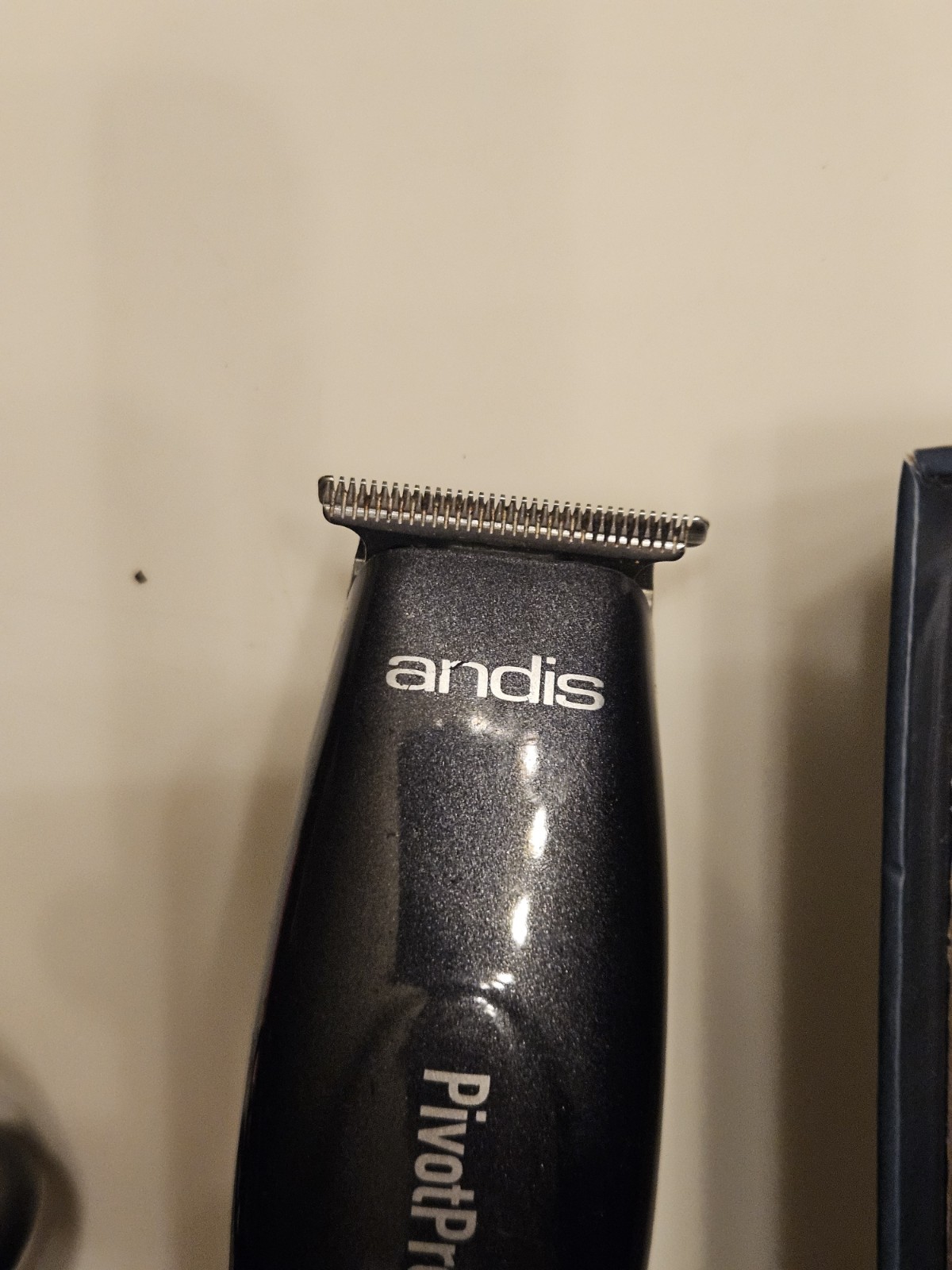 ANDIS Pivot Pro Professional Clippers Corded + T-Blade Close Cut Hair Trimmer
