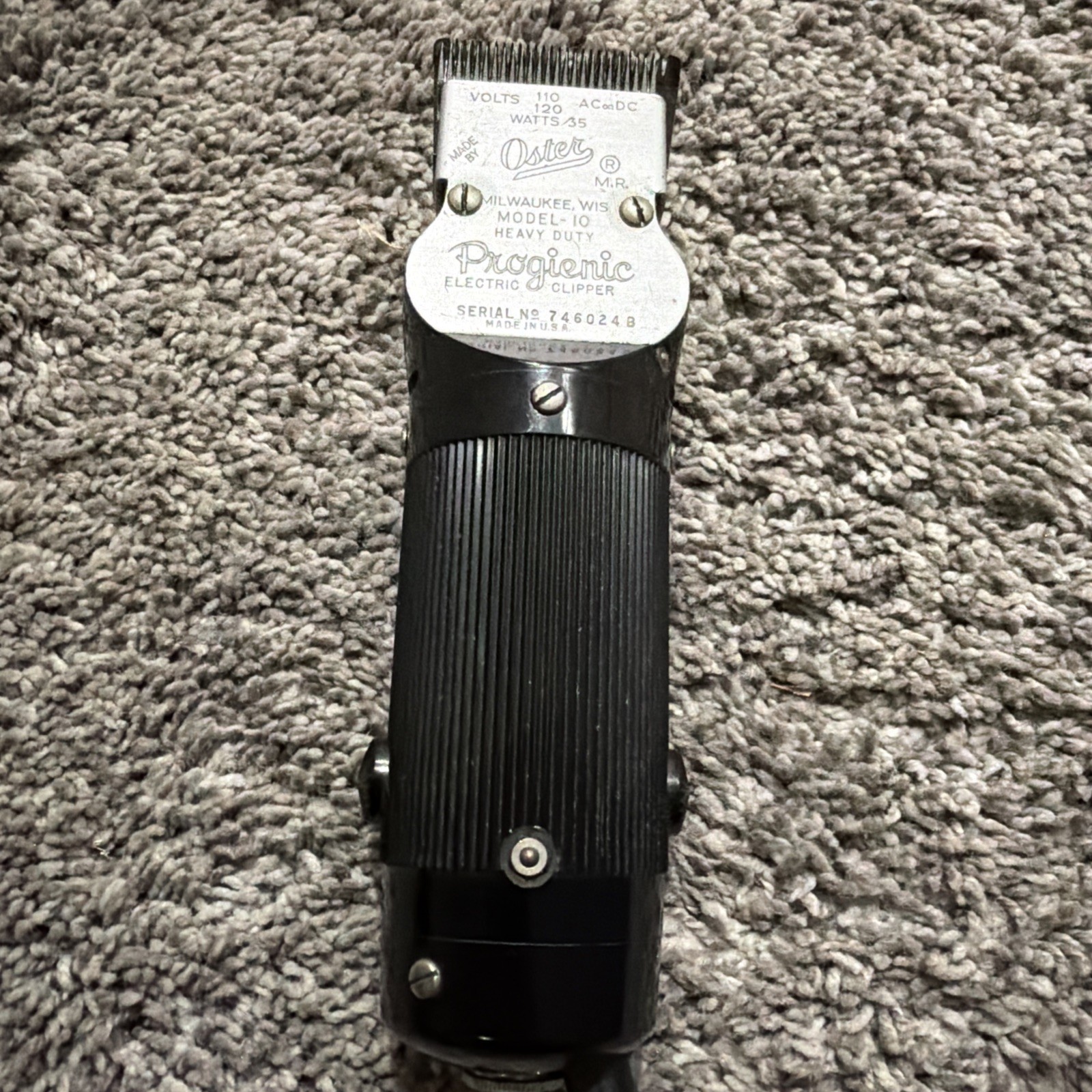 OSTER MODEL 10 PROGIENIC HEAVY DUTY ELECTRIC BARBER HAIR CLIPPER W/CLIPS WORKS