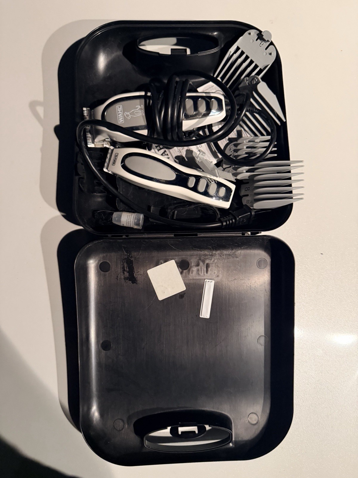 7 pieces Wahl Corded Haircutting Kit Wahl 79600 Black Clippers w/ Guards & Case