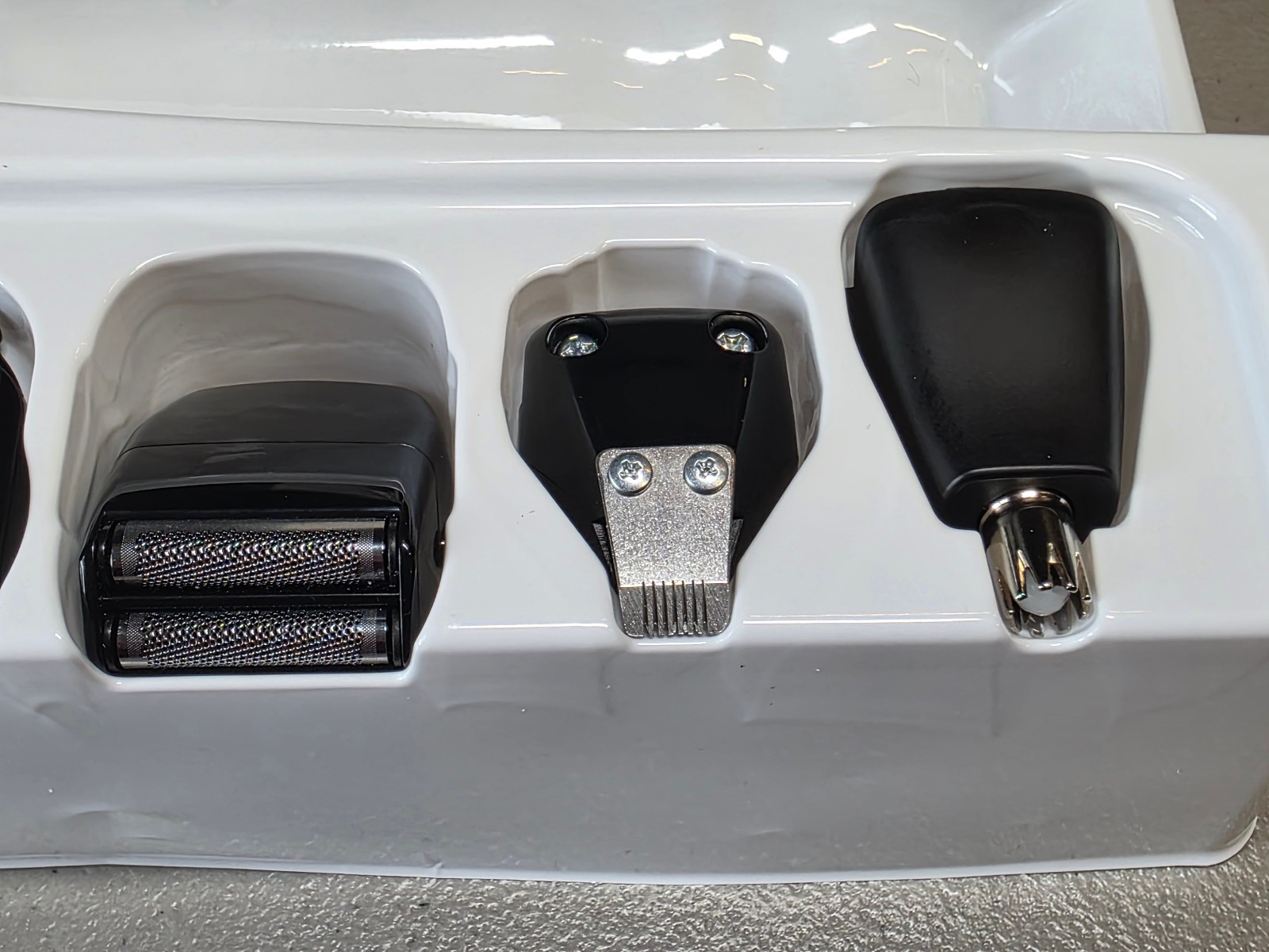 Wahl All-In-One Lithium Ion Trimmer Set w/ 4 Detachable Heads 9893-700