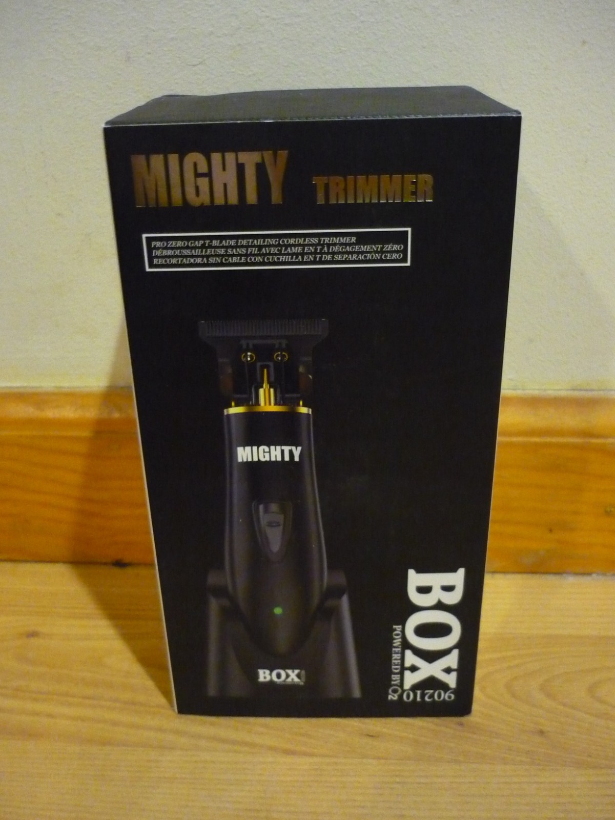 BRAND NEW MENS CORDLESS RECHAREGABLE MIGHTY TRIMMER BOX90210 POWERED BY O2