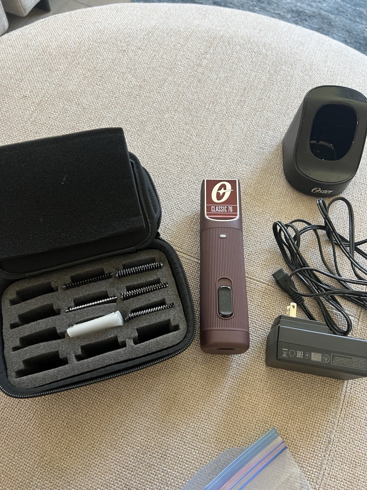 Oster Classic 76 Detachable Blade Cordless Clipper & with 6 Blades and a case