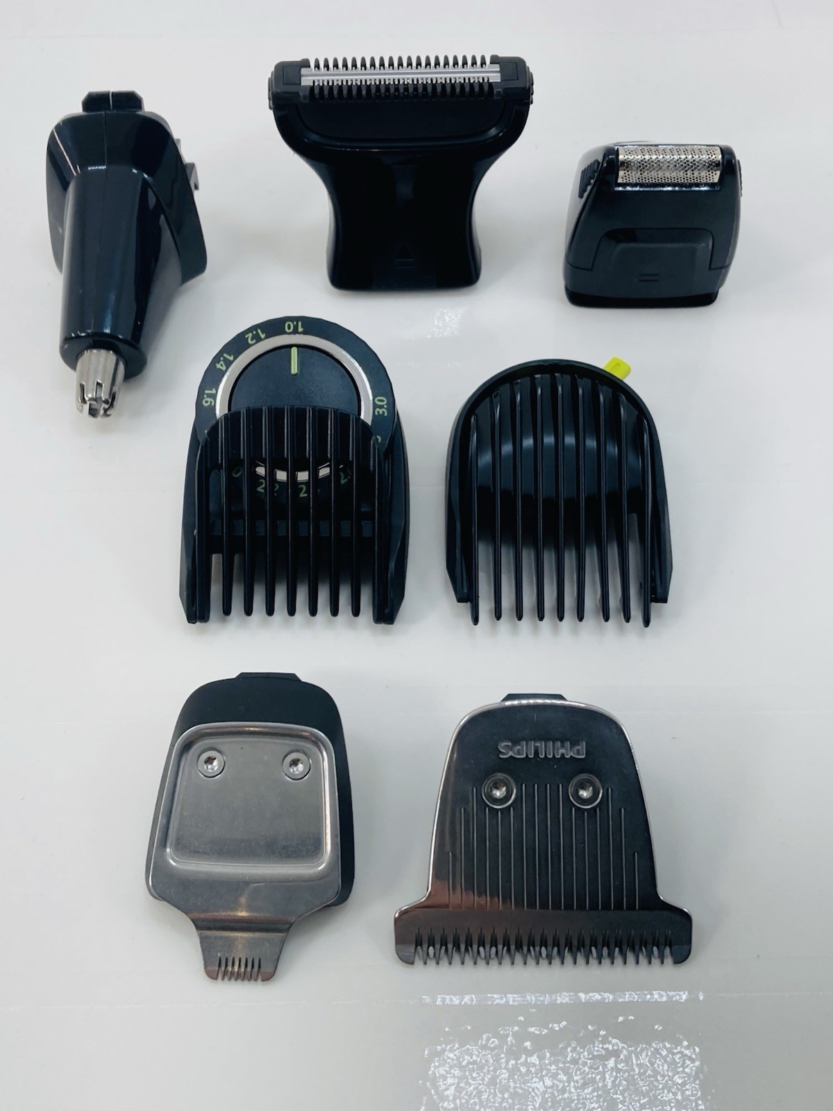 Philips Norelco MG9510/60 Multigroom 9000 21-in-1 Trimmer New Open Box
