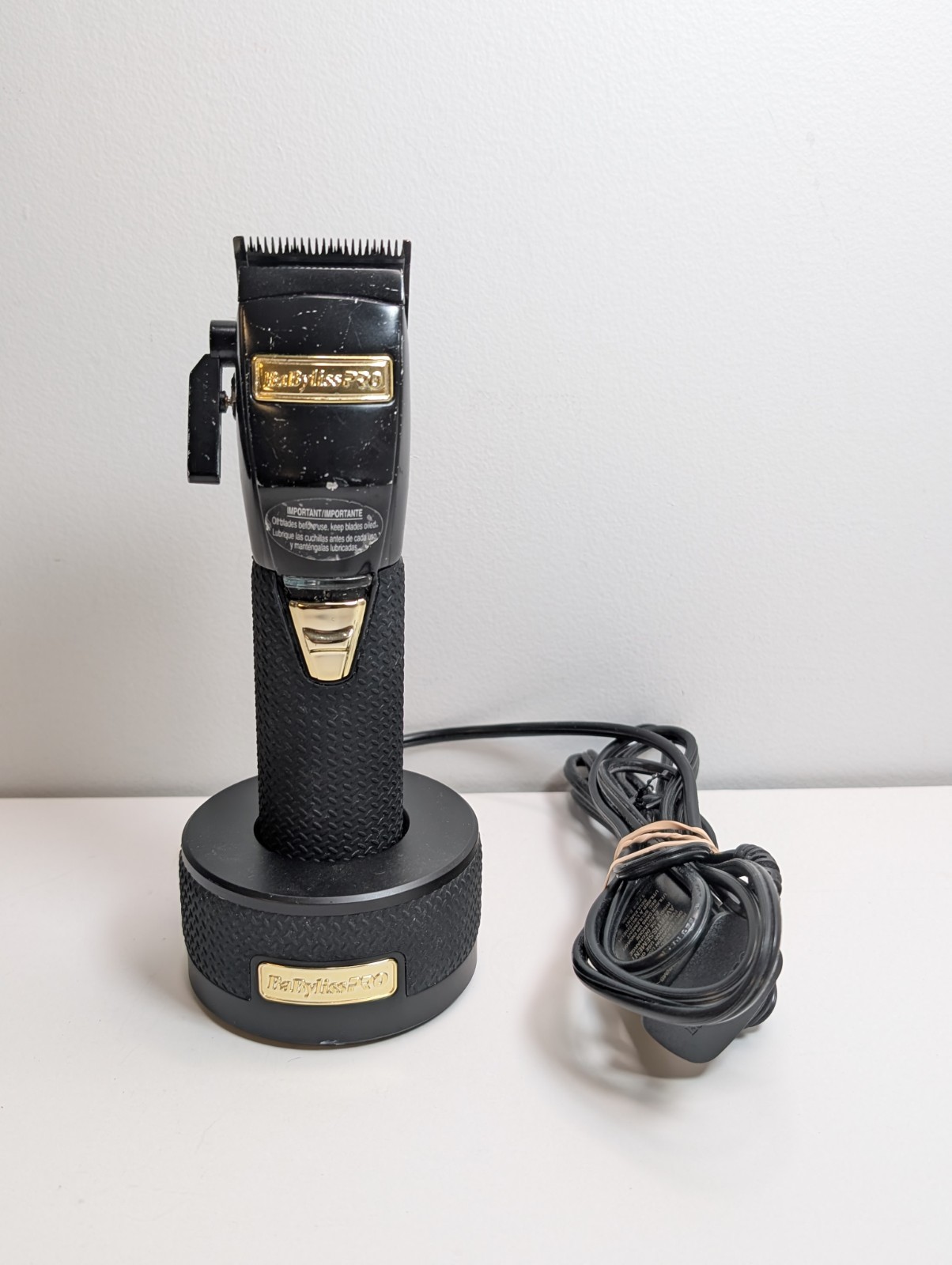 BaByliss PRO Cordless Black FX870B 110-220 Volts – Clipper & Charging Base Only