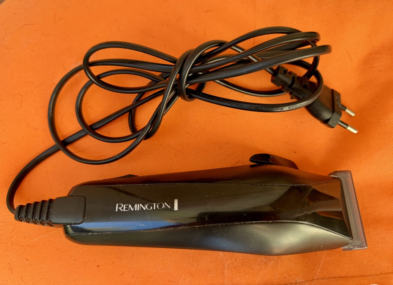 Remington Model HC-5030 Electric Hair Clipper 230V