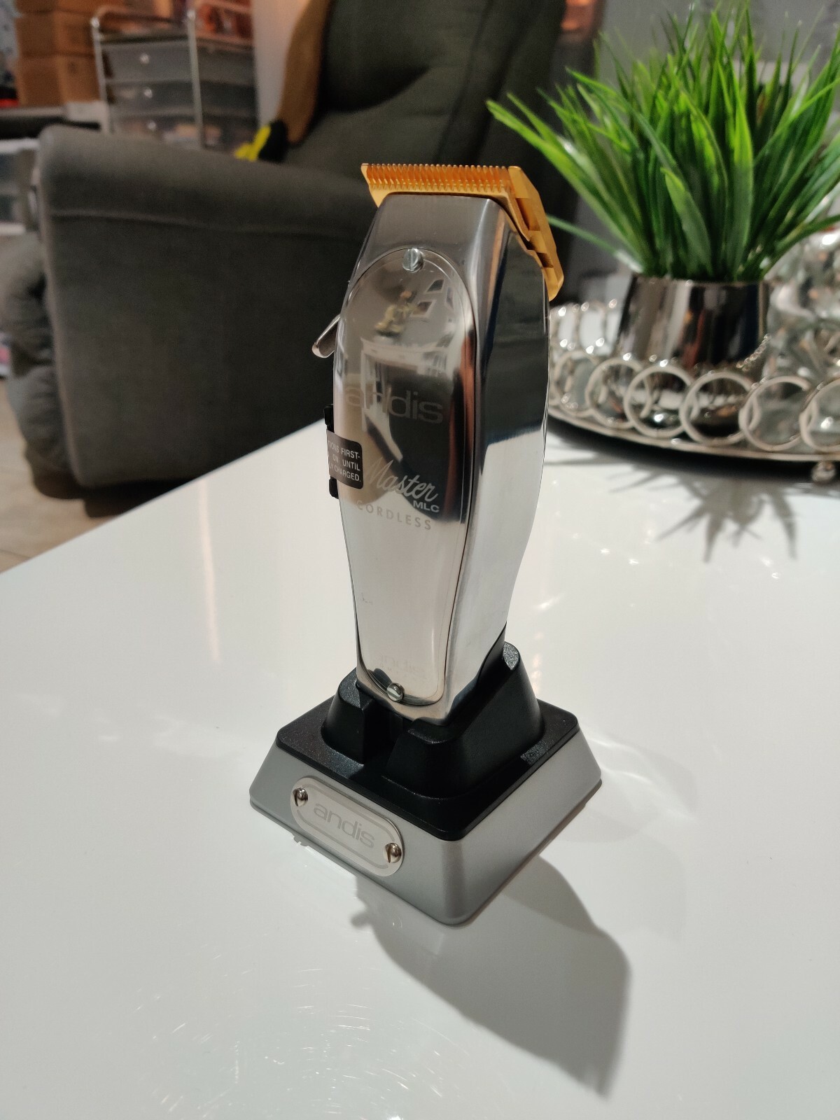 Andis Professional Master Cordless with gold blade