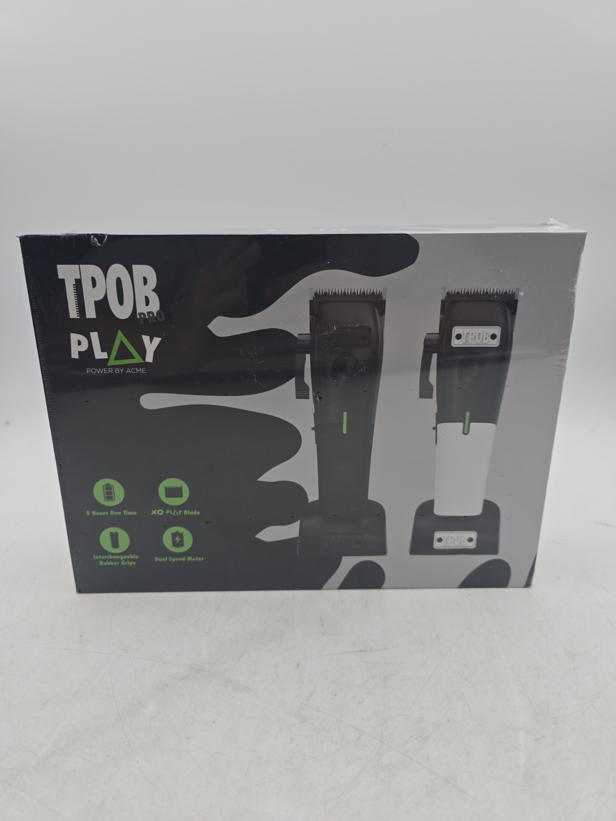 TPOB PLAY CLIPPERS BLACK WITH EXTRA WHITE GRIPS, CHARGING STAND AND GUARDS