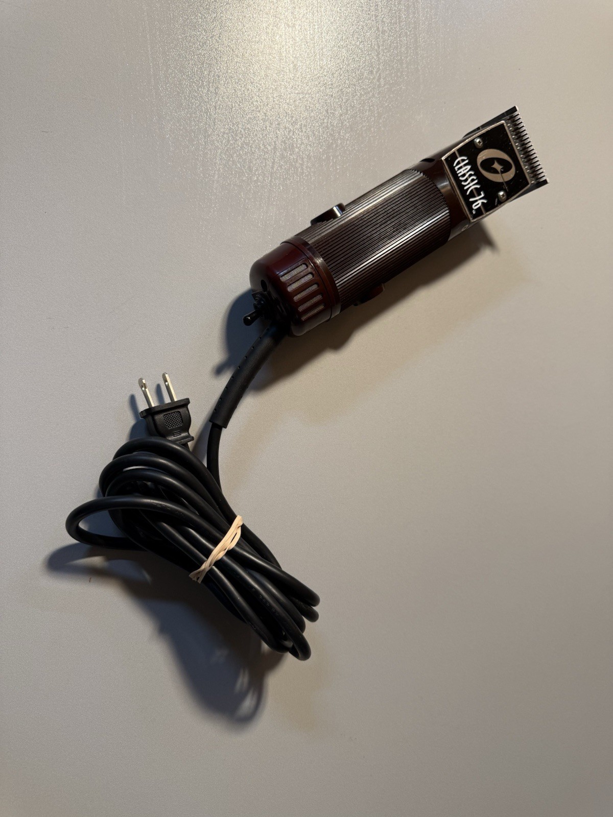 Oster Classic 76 Professional barber clipper