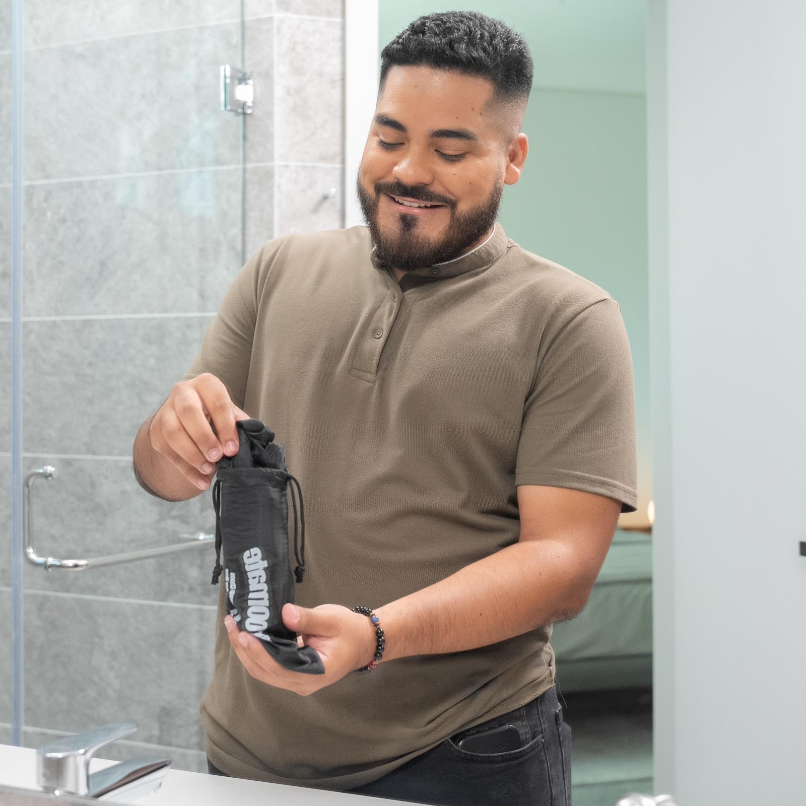 Beard Trimmer Catcher Apron – Waterproof, Portable, Non-Stick Hair Catcher for G