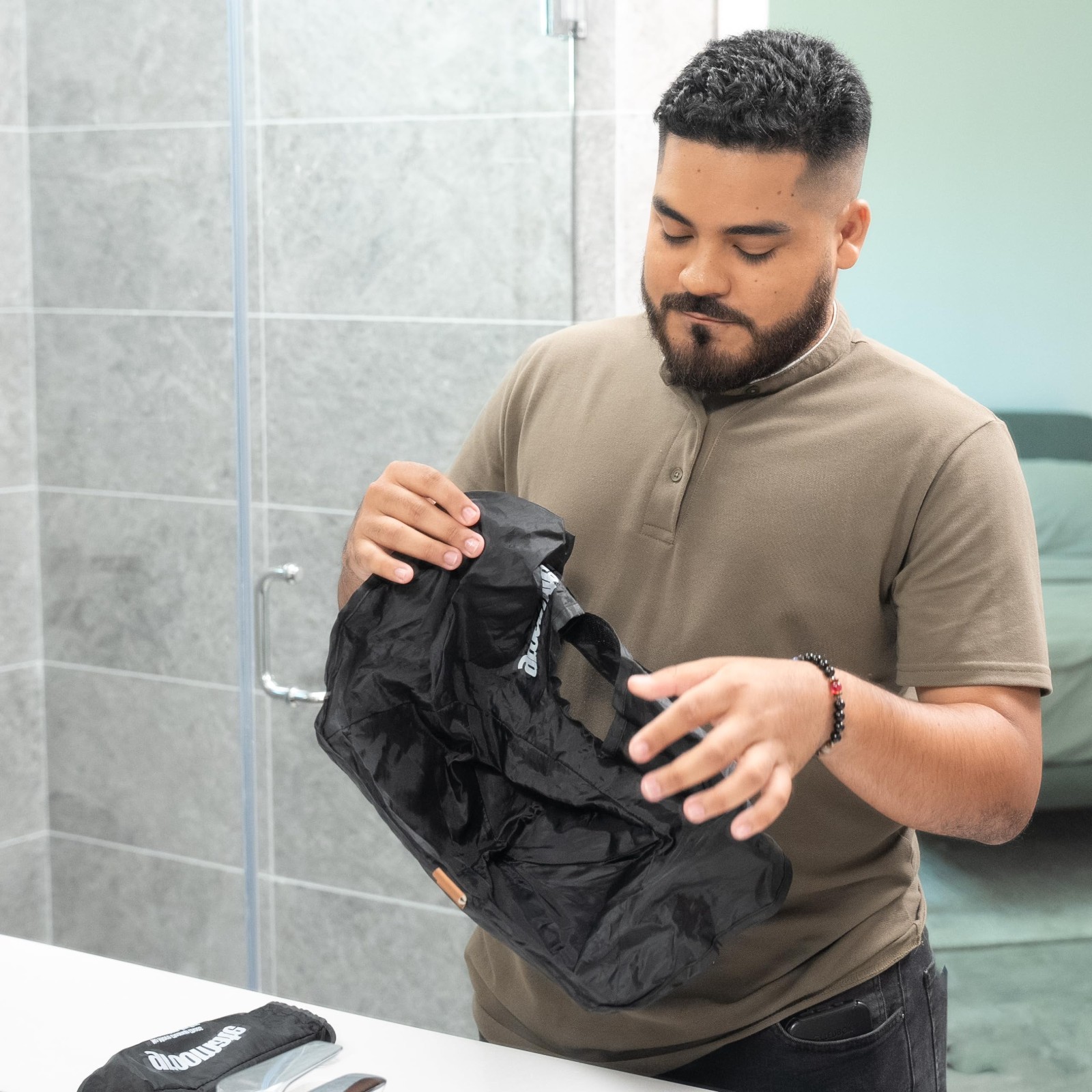 Beard Trimmer Catcher Apron – Waterproof, Portable, Non-Stick Hair Catcher for G