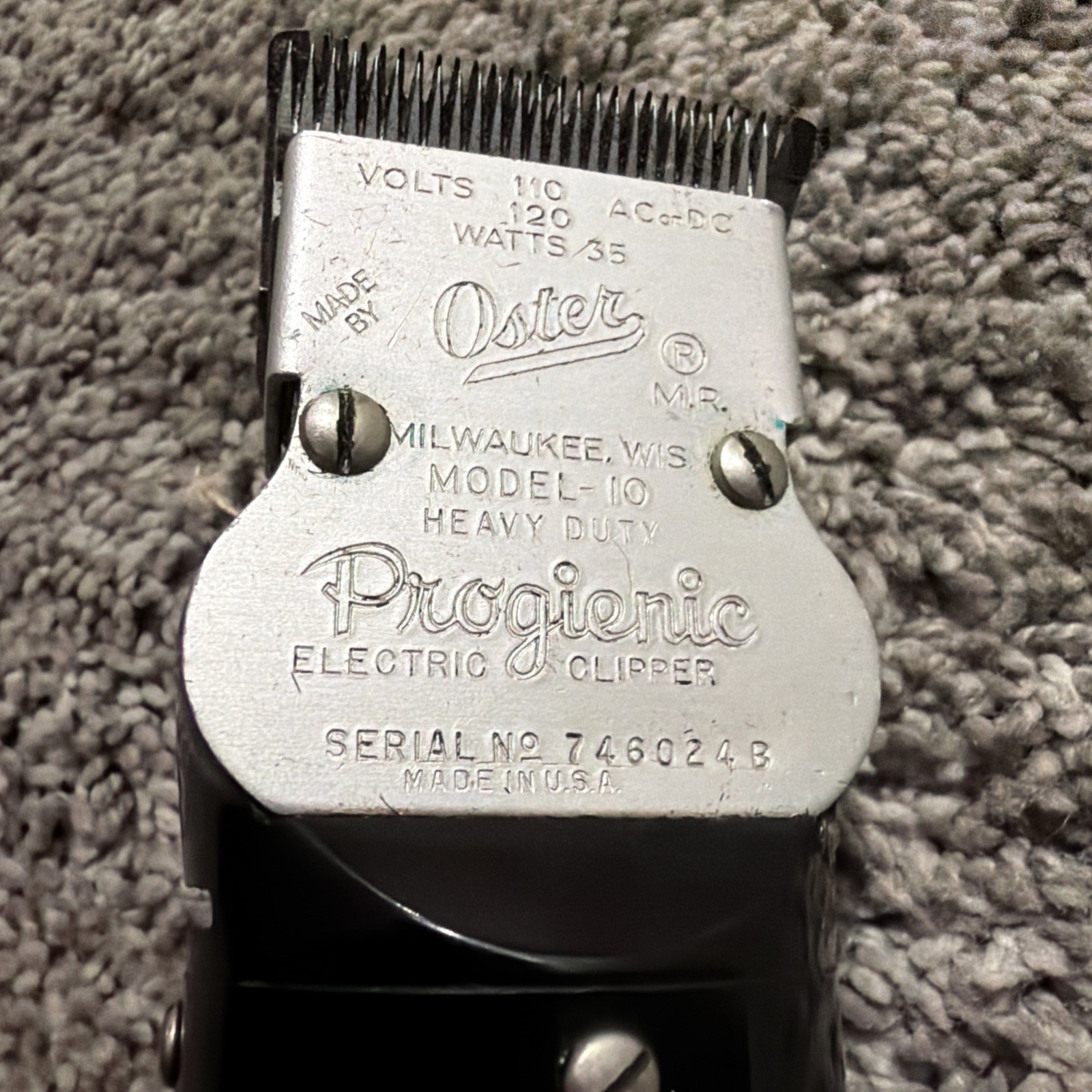 OSTER MODEL 10 PROGIENIC HEAVY DUTY ELECTRIC BARBER HAIR CLIPPER W/CLIPS WORKS