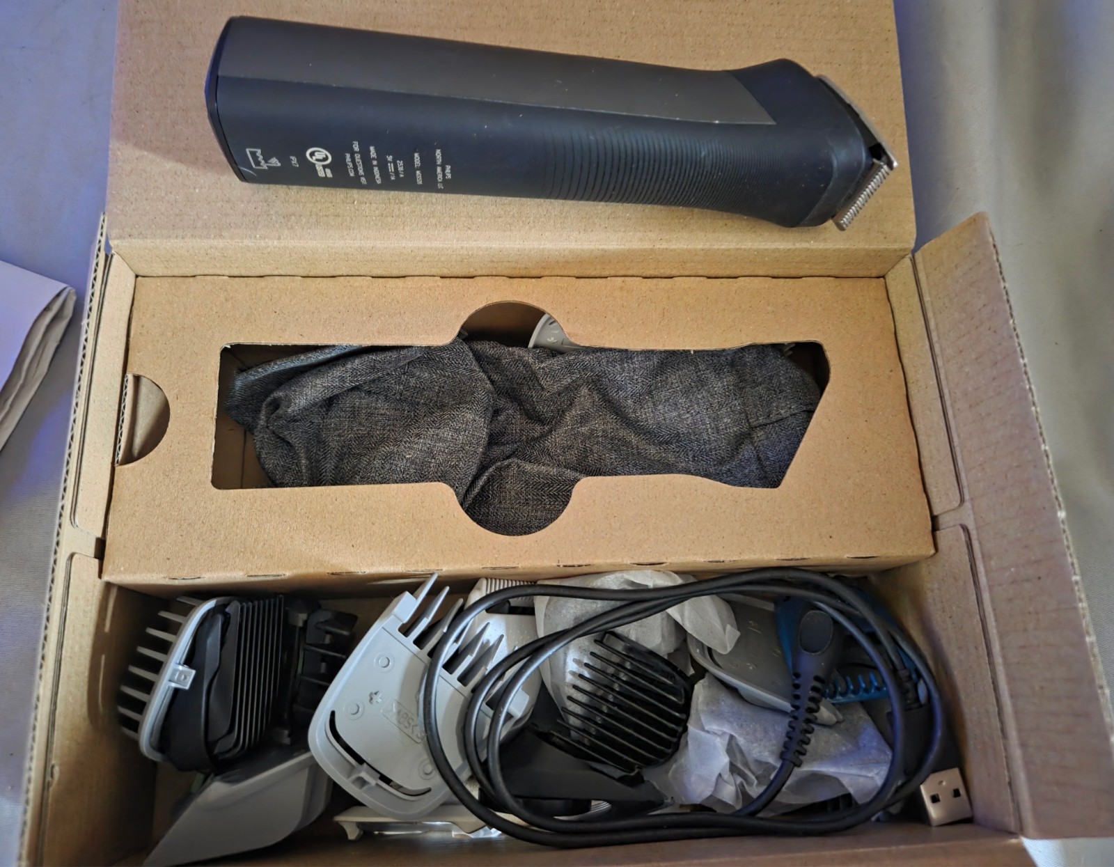 Philips Norelco-Ultimate Precision-All-In-One Trimmer-Multigroomer-MG9525/40