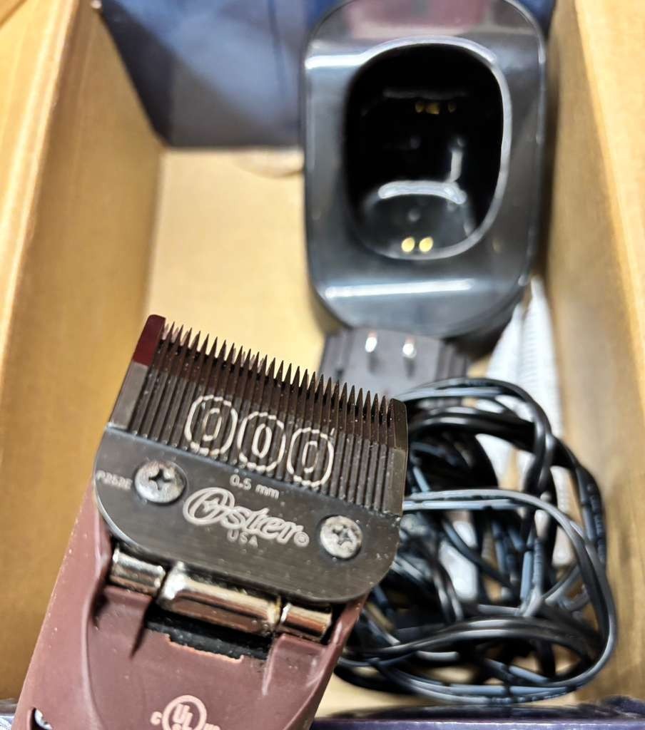 Oster Professional Cordless Hair Clippers Classic 76 #000 Guard Slightly Used 17