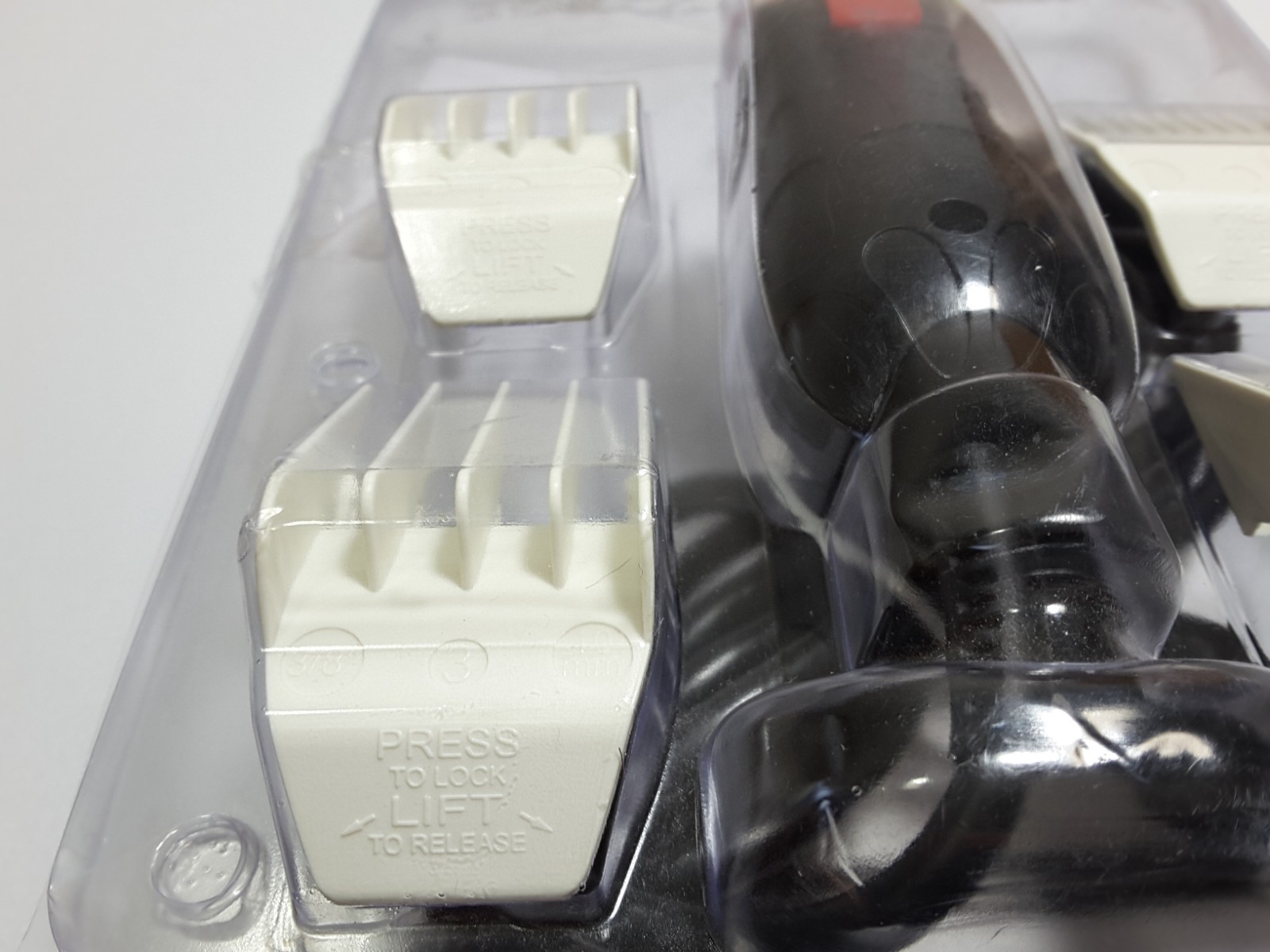 WAHL Professional Peanut – Model 8655 Black Kit Trimmer Clipper