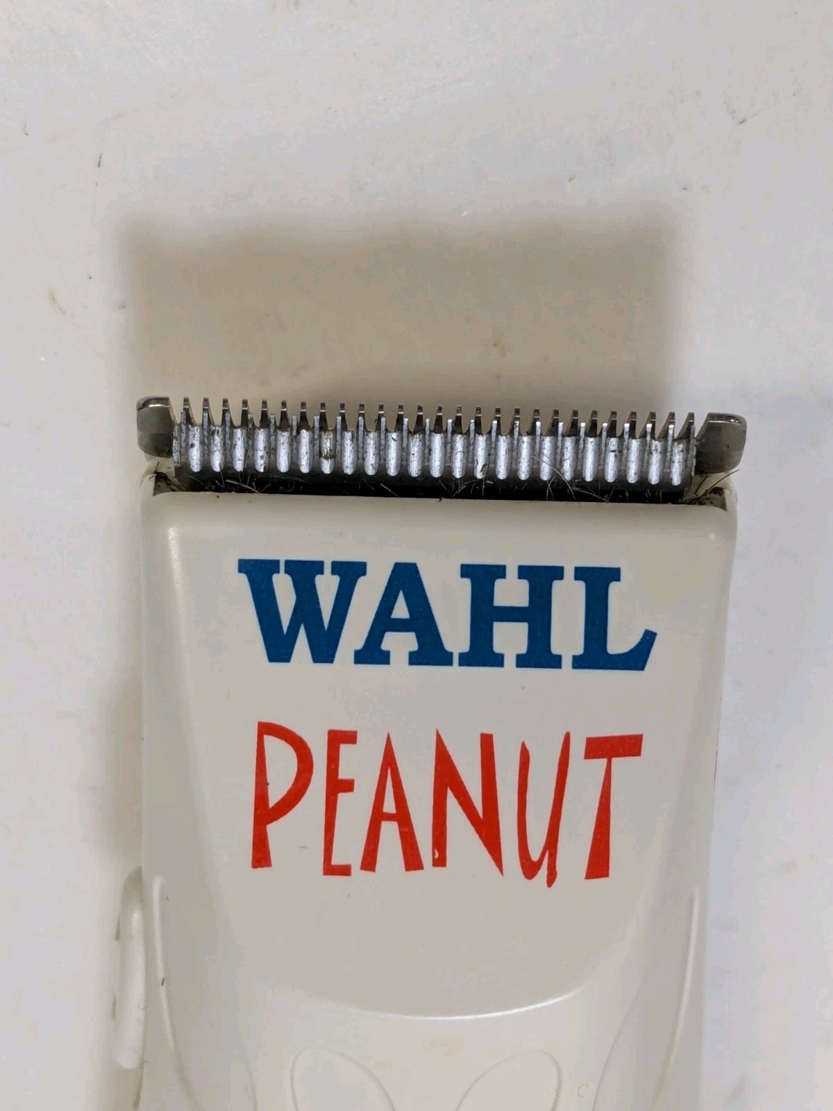 Wahl Professional Peanut Beard Trimmer Hair Clipper Kit 3 Combs 8655-200 – White