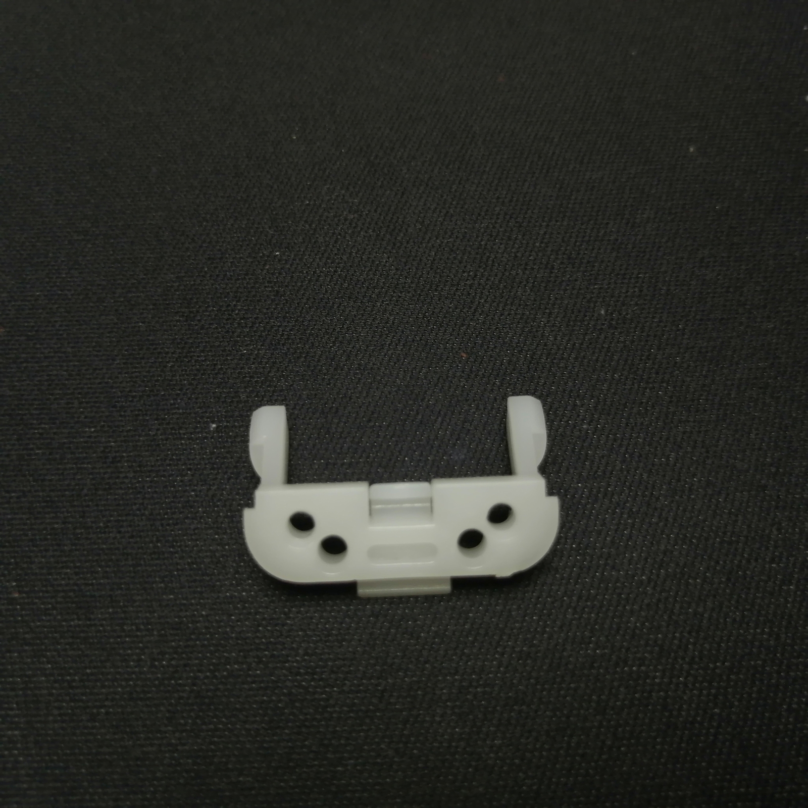 White Backing Plastic Piece Replacement Part for WAHL 9818L 9854 9854L Blade