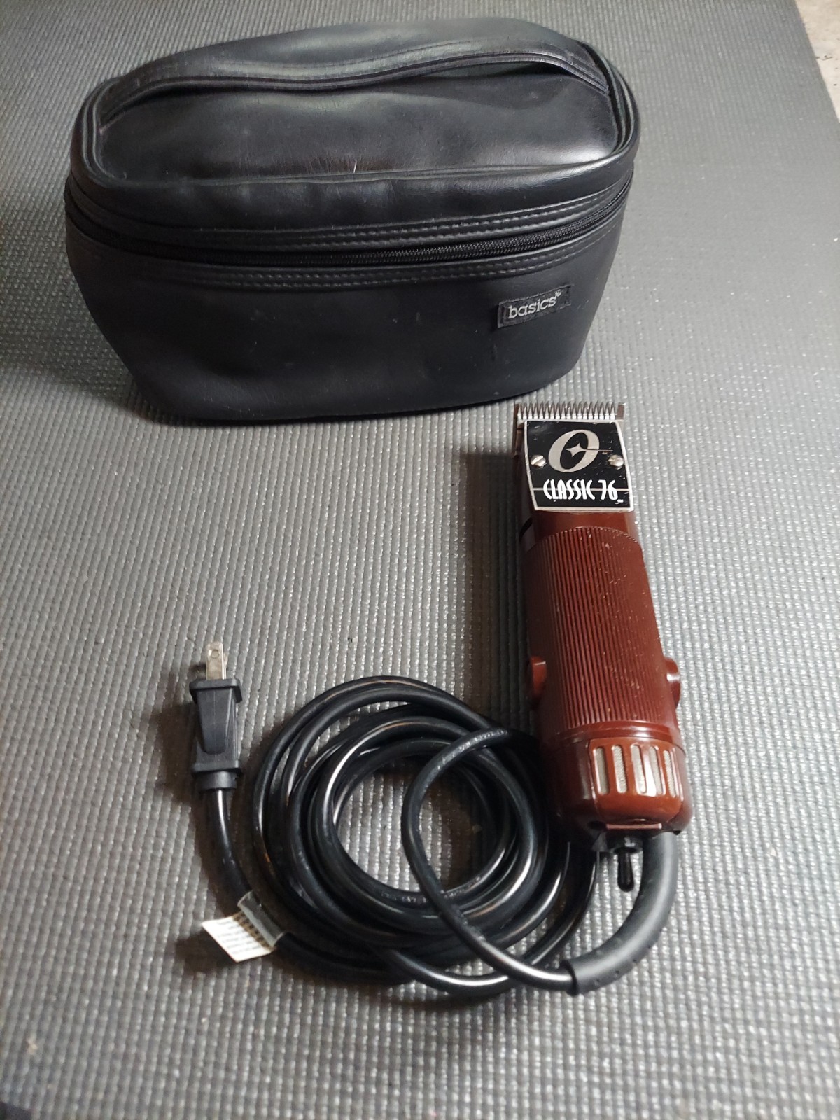 Oster Classic 76 Professional barber clipper